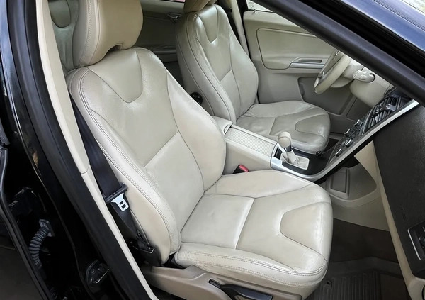 Volvo XC 60 cena 49900 przebieg: 250000, rok produkcji 2010 z Radom małe 352